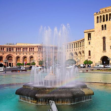 Prime Hotel Tours Ереван Екстериор снимка