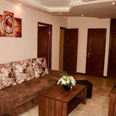 Prime Hotel Tours Ереван Екстериор снимка