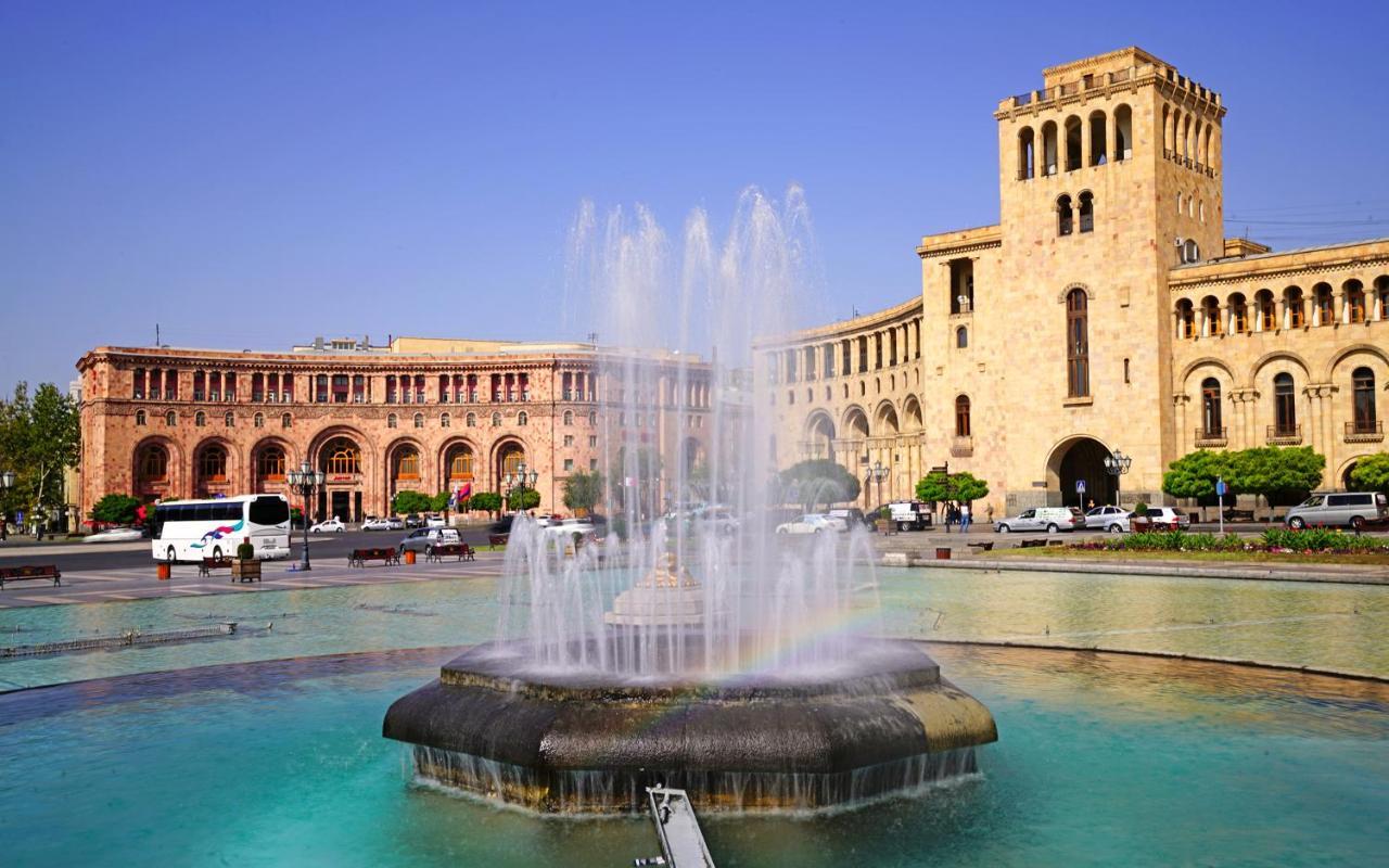 Prime Hotel Tours Ереван Екстериор снимка