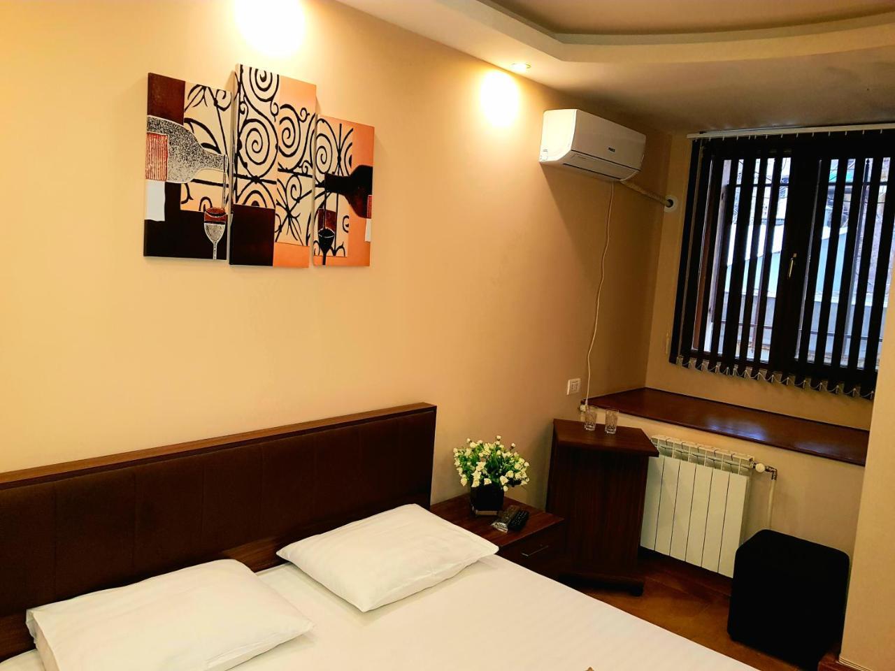 Prime Hotel Tours Ереван Екстериор снимка