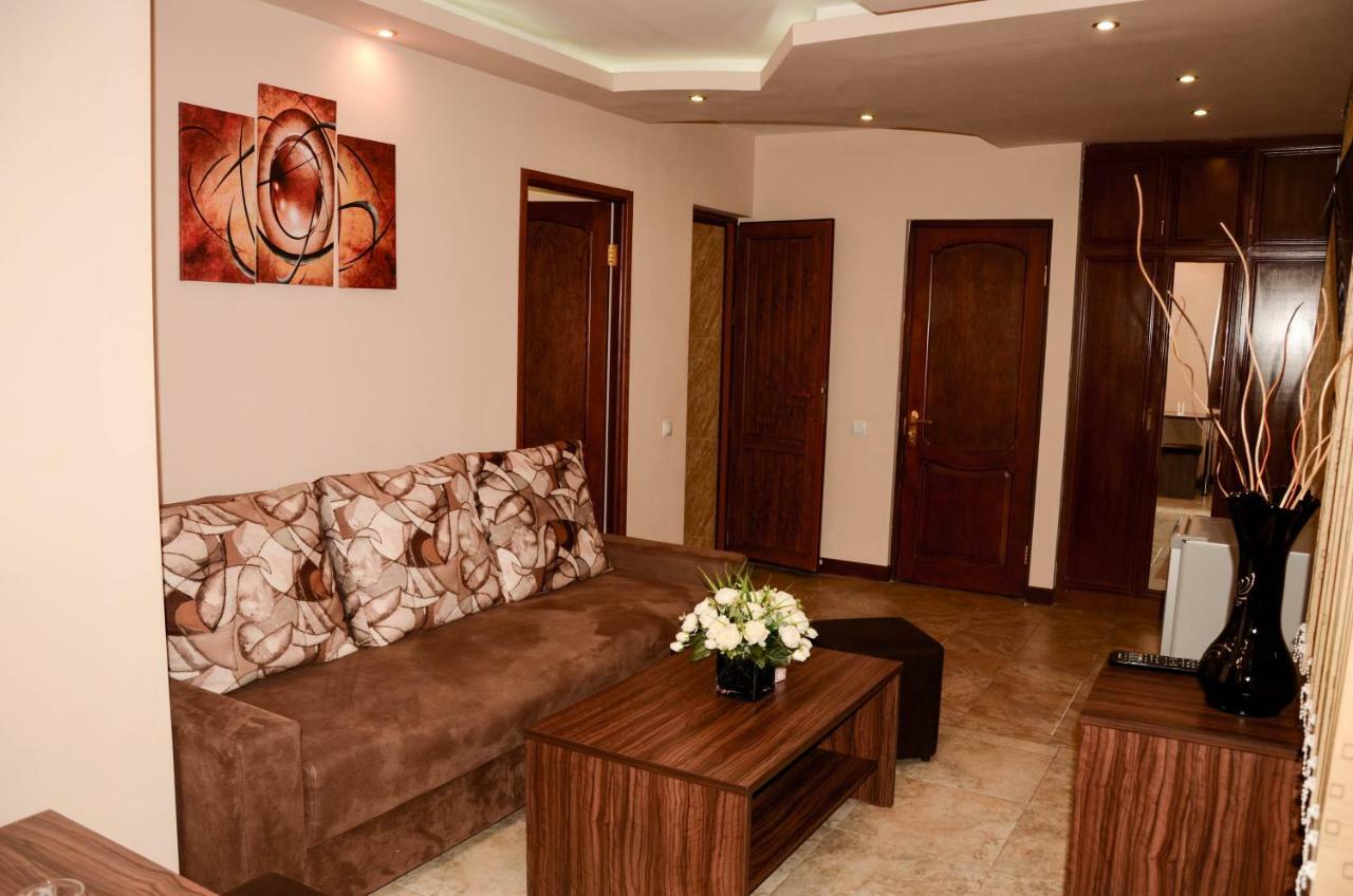 Prime Hotel Tours Ереван Екстериор снимка