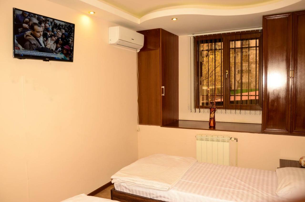 Prime Hotel Tours Ереван Екстериор снимка