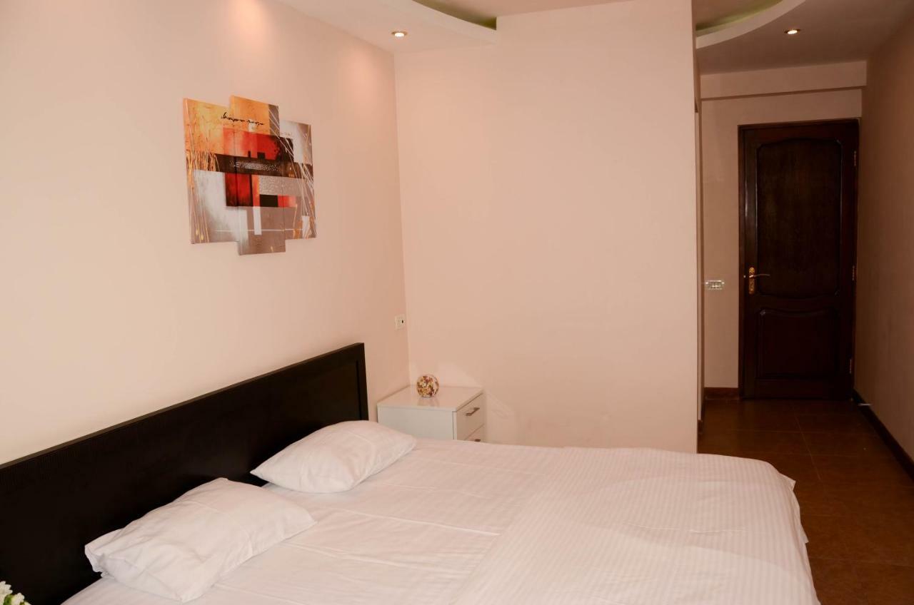Prime Hotel Tours Ереван Екстериор снимка