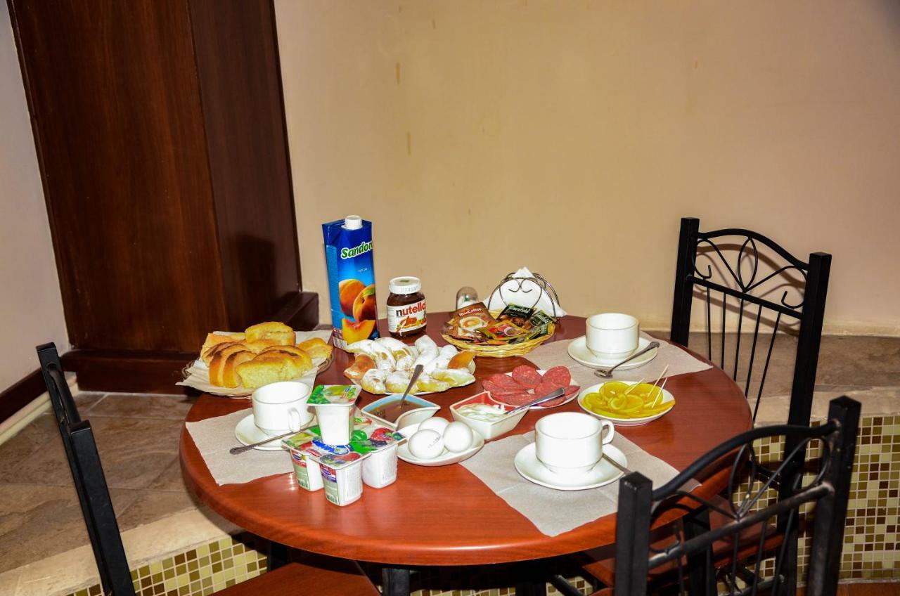 Prime Hotel Tours Ереван Екстериор снимка