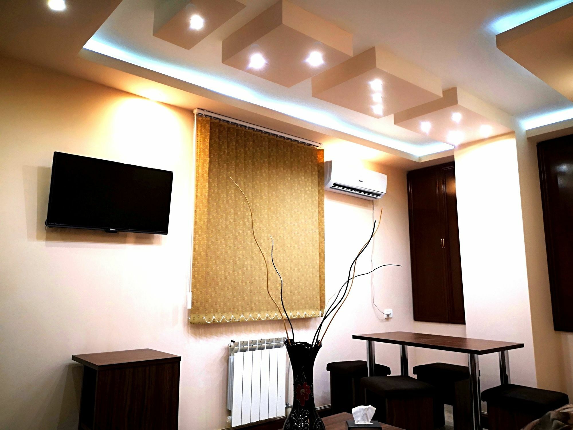 Prime Hotel Tours Ереван Екстериор снимка